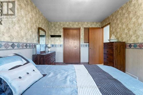 3949 Vineyard Crescent, Lincoln, ON - Indoor Photo Showing Bedroom