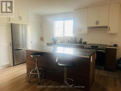 211 Ballantyne Avenue, Cambridge, ON - Indoor Photo Showing Kitchen