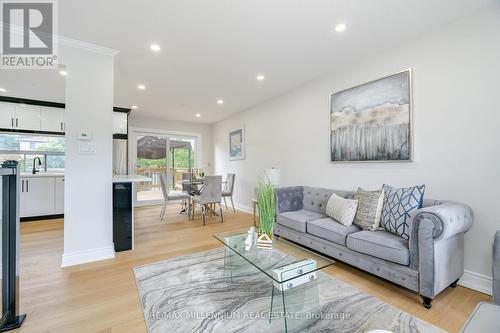 5 Madoc Road, Brampton, ON - Indoor Photo Showing Living Room