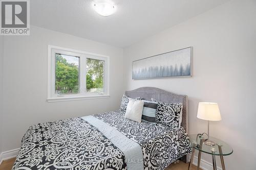 5 Madoc Road, Brampton, ON - Indoor Photo Showing Bedroom