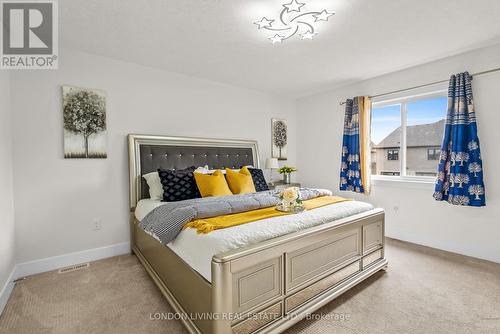 1555 Bob Schram Way, London, ON - Indoor Photo Showing Bedroom