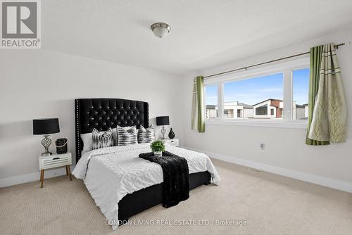 1555 Bob Schram Way, London, ON - Indoor Photo Showing Bedroom