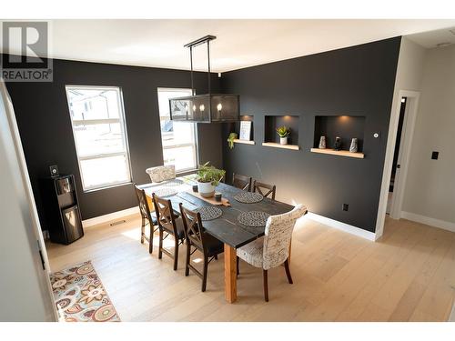 10927 114 Avenue, Fort St. John, BC - Indoor Photo Showing Dining Room