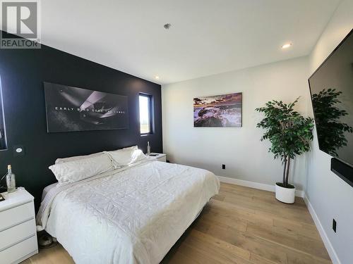 10927 114 Avenue, Fort St. John, BC - Indoor Photo Showing Bedroom