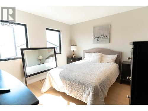 10927 114 Avenue, Fort St. John, BC - Indoor Photo Showing Bedroom