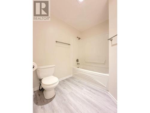 9422 W Sykes Road, Prince George, BC - Indoor Photo Showing Bathroom