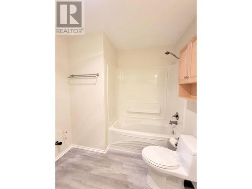 9422 W Sykes Road, Prince George, BC - Indoor Photo Showing Bathroom