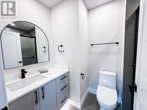 2467 Rowe Street, Prince George, BC - Indoor Photo Showing Bathroom