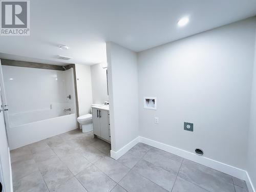 2467 Rowe Street, Prince George, BC - Indoor Photo Showing Bathroom