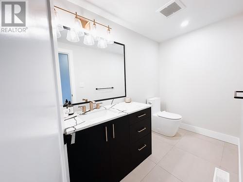 2467 Rowe Street, Prince George, BC - Indoor Photo Showing Bathroom