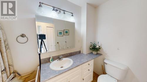 9911 97 Avenue, Fort St. John, BC - Indoor Photo Showing Bathroom