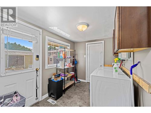 2391 Tranquille Road, Kamloops, BC - Indoor Photo Showing Laundry Room