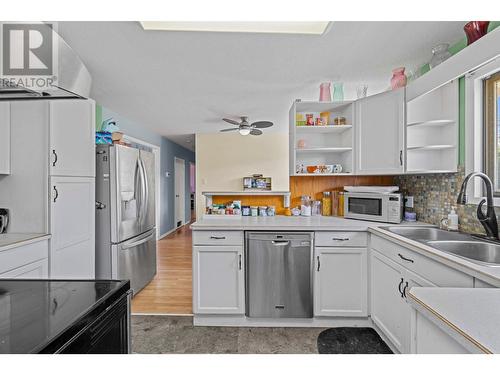 2391 Tranquille Road, Kamloops, BC - Indoor Photo Showing Kitchen With Double Sink