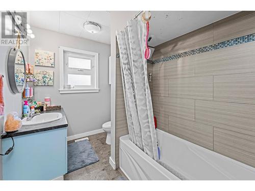 2391 Tranquille Road, Kamloops, BC - Indoor Photo Showing Bathroom