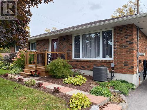 35 Anne Street, Quinte West, ON - Outdoor