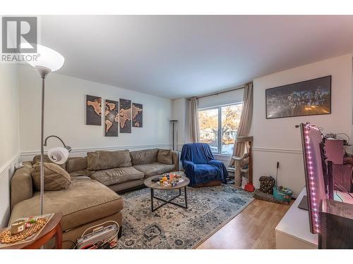 1123 King Street Unit# 201, Penticton, BC - Indoor Photo Showing Living Room