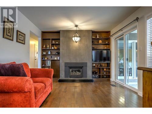 30 Lambert Place, Coldstream, BC - Indoor Photo Showing Living Room With Fireplace