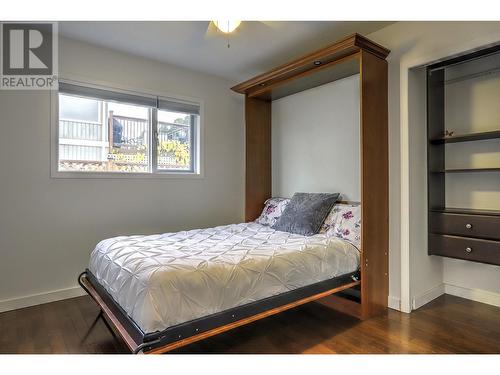 30 Lambert Place, Coldstream, BC - Indoor Photo Showing Bedroom