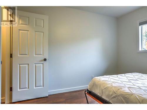 30 Lambert Place, Coldstream, BC - Indoor Photo Showing Bedroom