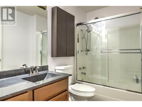 30 Lambert Place, Coldstream, BC - Indoor Photo Showing Bathroom