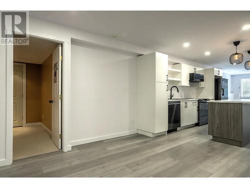 30 Lambert Place, Coldstream, BC - Indoor Photo Showing Kitchen