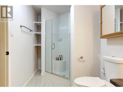 30 Lambert Place, Coldstream, BC - Indoor Photo Showing Bathroom