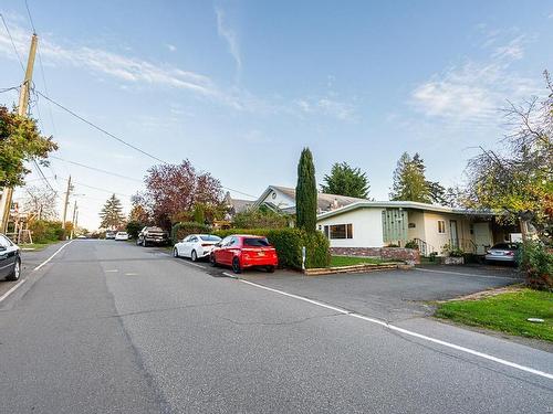 2411 Amelia Ave, Sidney, BC 