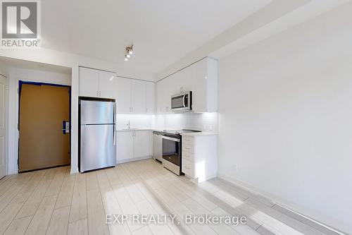 918 - 4955 Yonge Street, Toronto, ON - Indoor Photo Showing Kitchen