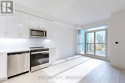 918 - 4955 Yonge Street, Toronto, ON - Indoor Photo Showing Kitchen