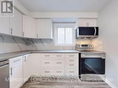 4 Bison Drive, Toronto, ON - Indoor Photo Showing Kitchen