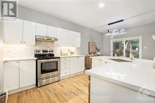 2 Insmill Crescent, Ottawa, ON - Indoor Photo Showing Kitchen With Double Sink With Upgraded Kitchen