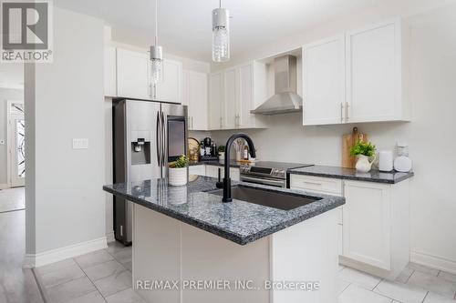 30 Prady Lane, New Tecumseth, ON - Indoor Photo Showing Kitchen With Upgraded Kitchen