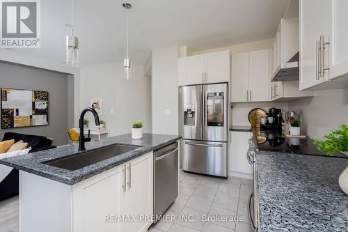 30 Prady Lane, New Tecumseth, ON - Indoor Photo Showing Kitchen With Upgraded Kitchen