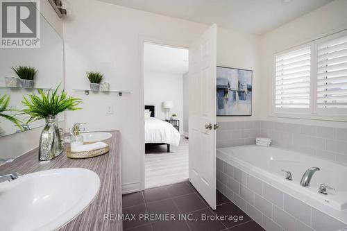 30 Prady Lane, New Tecumseth, ON - Indoor Photo Showing Bathroom