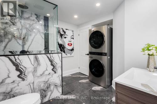 30 Prady Lane, New Tecumseth, ON - Indoor Photo Showing Laundry Room