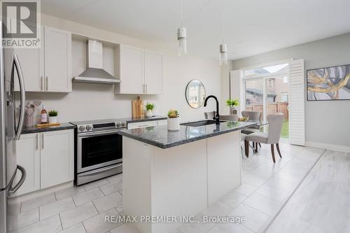 30 Prady Lane, New Tecumseth, ON - Indoor Photo Showing Kitchen With Upgraded Kitchen