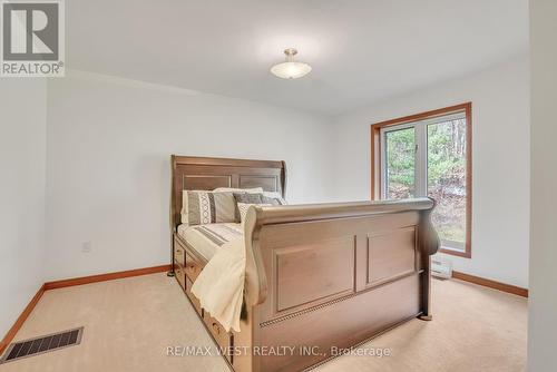 1183 Echo Lake Road, Lake Of Bays, ON - Indoor Photo Showing Bedroom