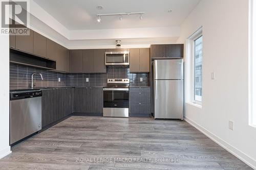 42 - 1095 Cooke Boulevard, Burlington, ON - Indoor Photo Showing Kitchen With Stainless Steel Kitchen