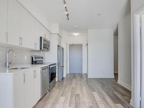 1203-3121 Sheppard Ave E, Toronto, ON - Indoor Photo Showing Kitchen With Stainless Steel Kitchen With Upgraded Kitchen