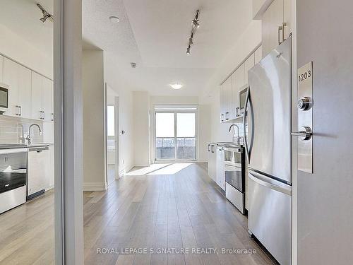 1203-3121 Sheppard Ave E, Toronto, ON - Indoor Photo Showing Kitchen With Stainless Steel Kitchen