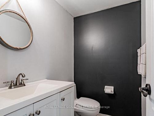 18 Preston Ave, New Tecumseth, ON - Indoor Photo Showing Bathroom