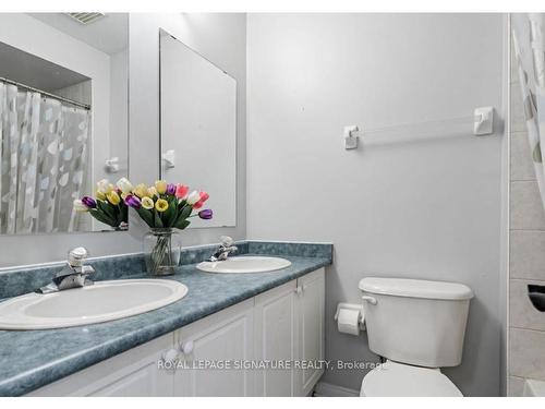 18 Preston Ave, New Tecumseth, ON - Indoor Photo Showing Bathroom