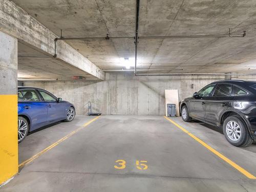 Garage - 103-1333 Rue Notre-Dame O., Montréal (Ville-Marie), QC - Indoor Photo Showing Garage