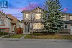 32 Panora Close NW  Calgary, AB T3K 0G4