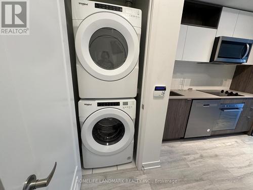 467 - 121 Sherbourne Street, Toronto, ON - Indoor Photo Showing Laundry Room