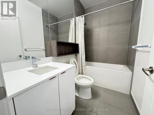 467 - 121 Sherbourne Street, Toronto, ON - Indoor Photo Showing Bathroom