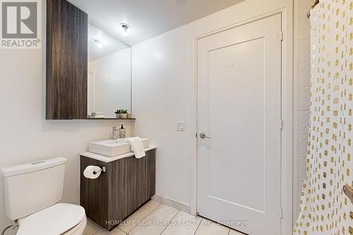 401 - 110 Marine Parade Drive, Toronto, ON - Indoor Photo Showing Bathroom