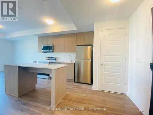 511 - 480 Gordon Krantz Avenue, Milton, ON - Indoor Photo Showing Kitchen