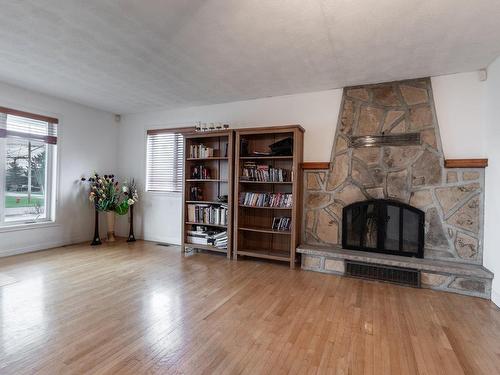 Den - 443 Rue Bernard, Saint-Alexandre, QC - Indoor Photo Showing Living Room With Fireplace