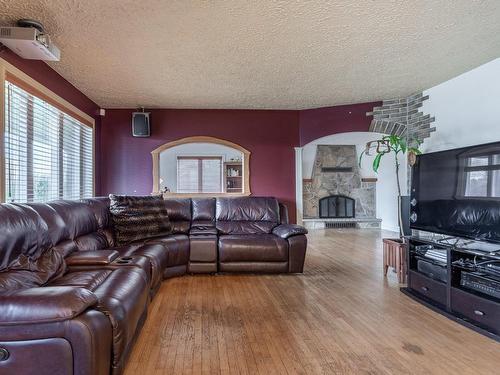 Salon - 443 Rue Bernard, Saint-Alexandre, QC - Indoor Photo Showing Living Room With Fireplace